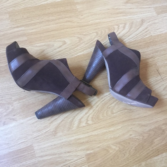 MISS SIXTY “TAYLOR” LEATHER SUEDE PLATFORM HEELS - Picture 3 of 7